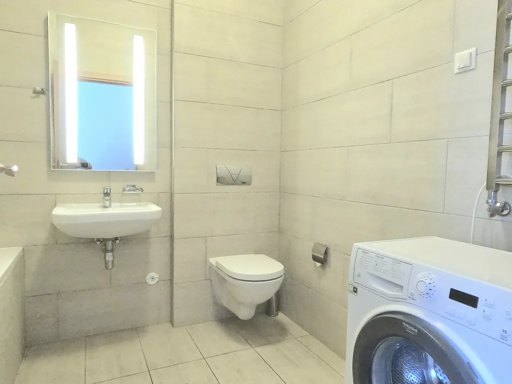 Студия с балконом и видом на синее море и горы