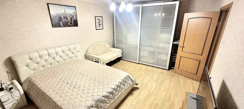Красивая, большая, квартира рядом с метро купчино