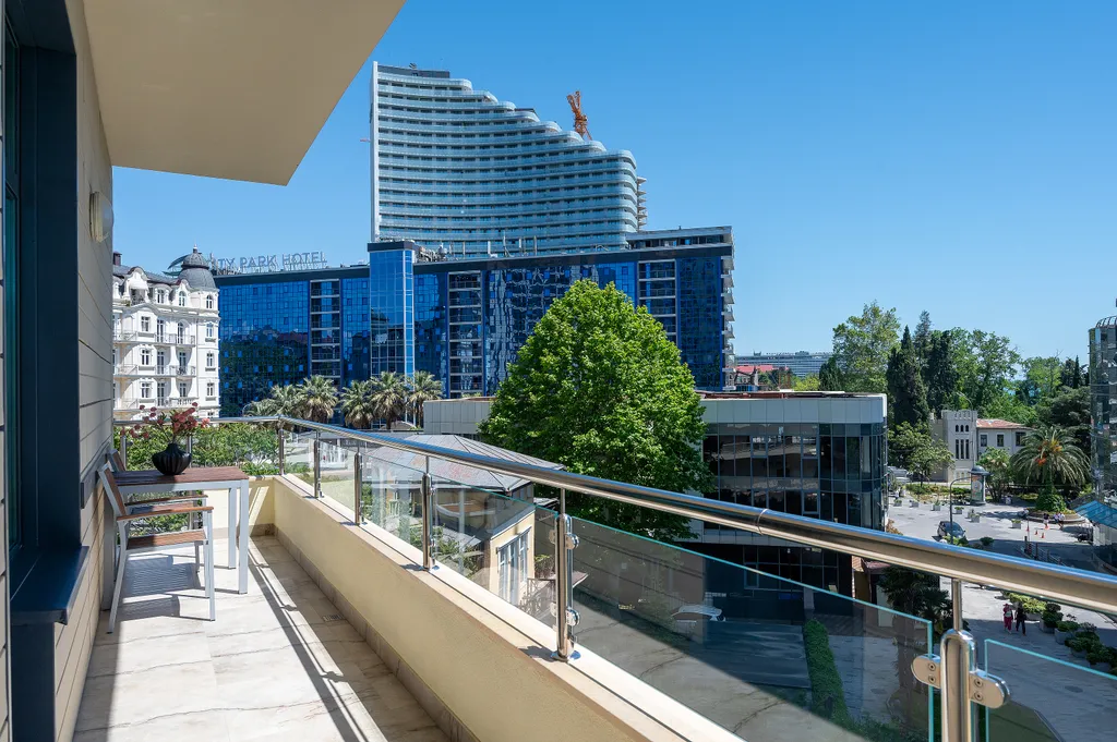 Семейный Lux