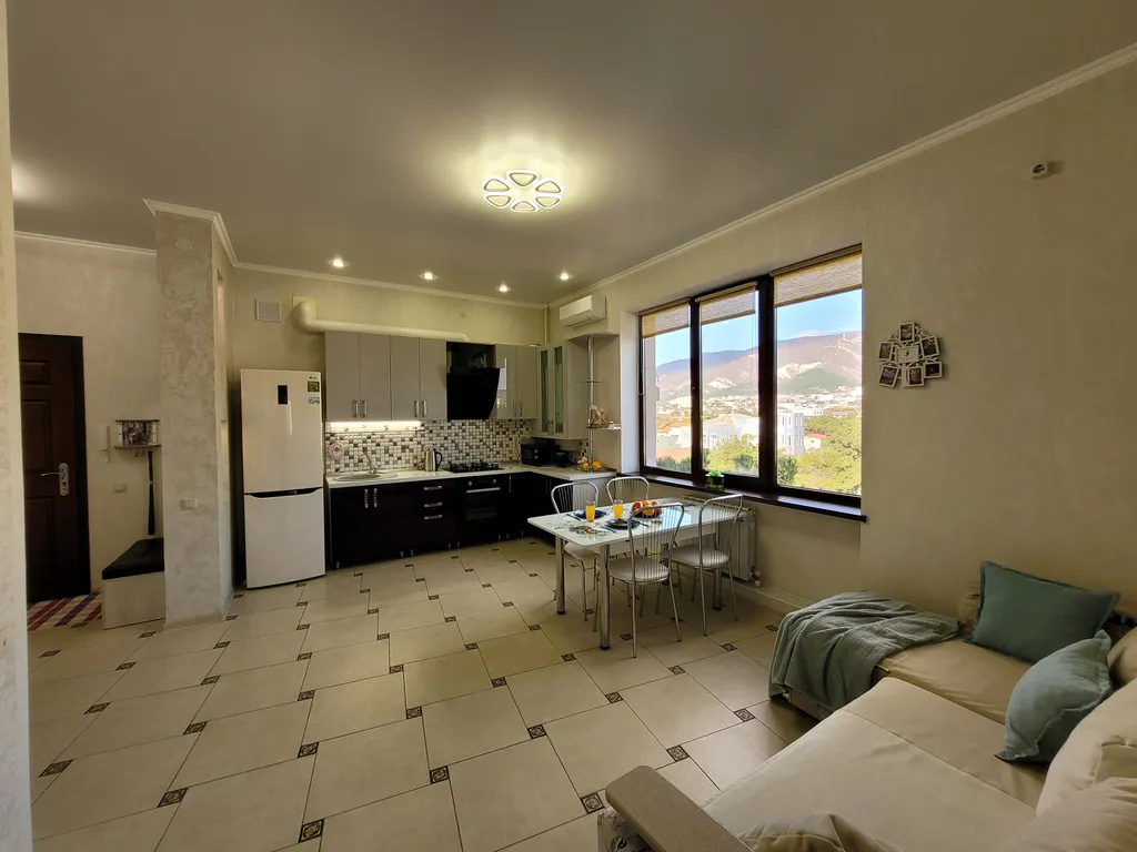 Квартира Квартира Просторная евродвушка около моря — Геленджик