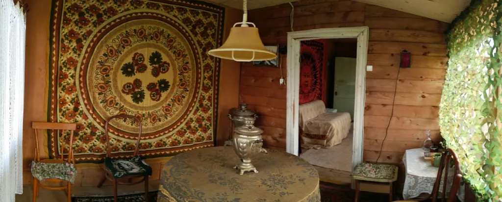 Деревенский дом с видом на озеро