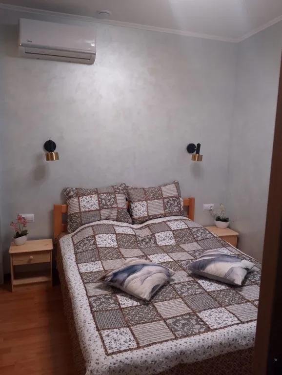 Хорошая квартира с отдельным входом и двориком в 30 м. от набережной