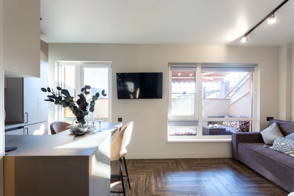 Стильная студия Кватро 152 с террасой и кофемашиной