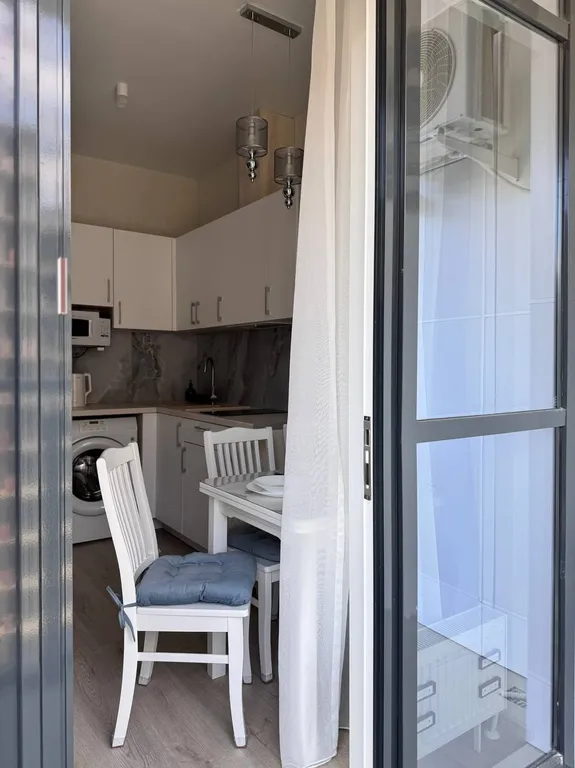 Студия с балконом