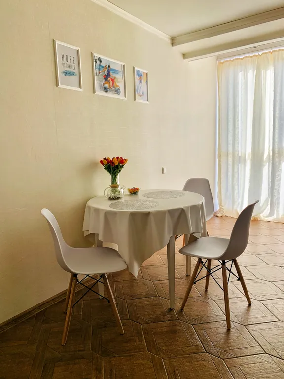 Квартира с гамаком и камином