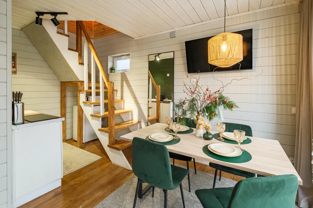 Домик в стиле барн-хаус с баней на дровах и сибирским банным чаном