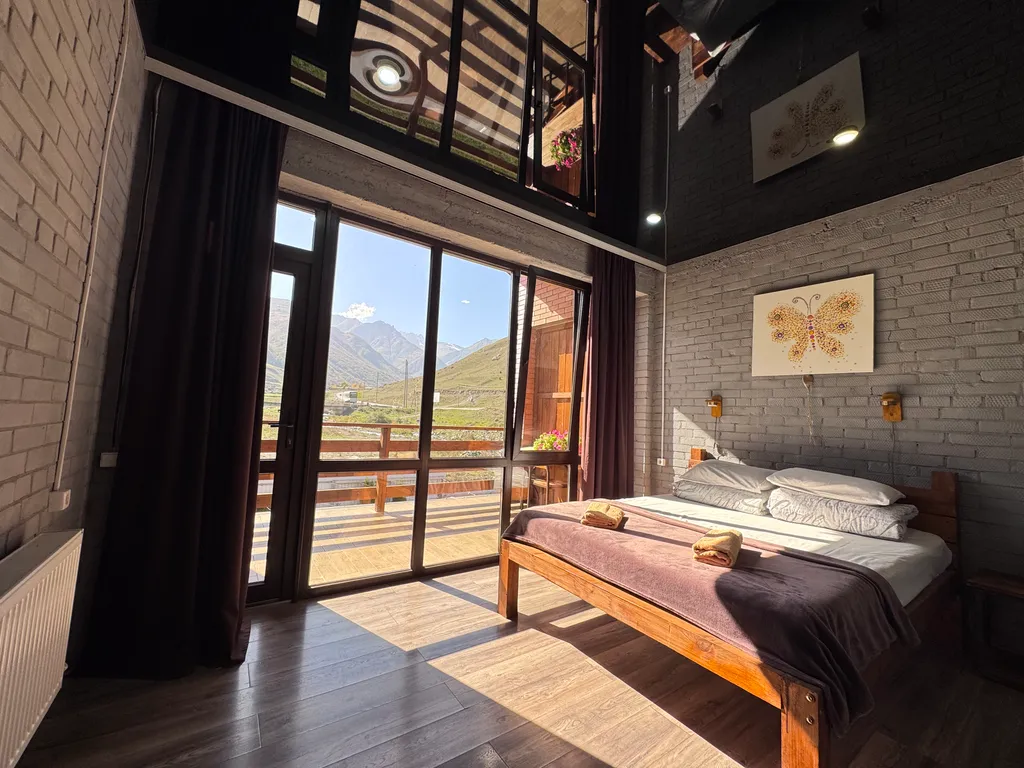 Уютный дом с видом на горы и тёплым бассейм fiagdonrelax