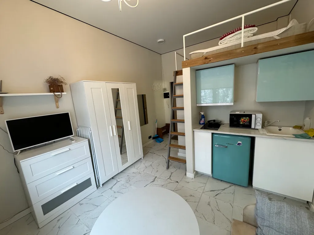 Квартира Квартира Уютная двухуровневая студия — Москва