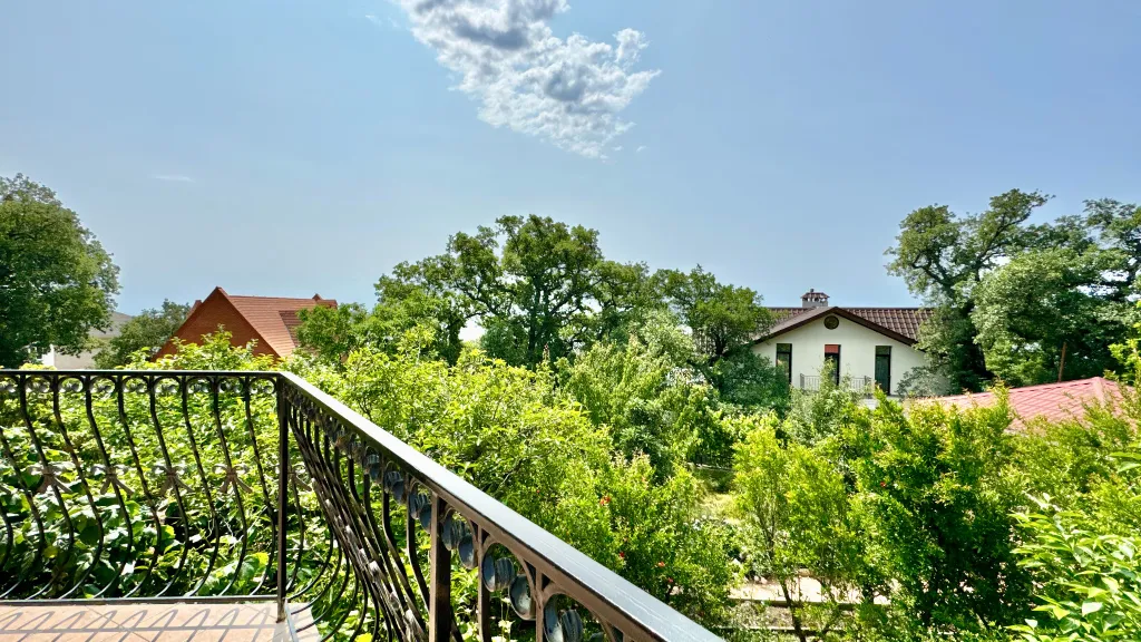 Домик с садом в Кореизе возле ялты