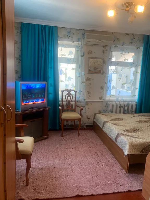 Двухкомнатный номер со своей кухней в номере и санузлом на первом этаже