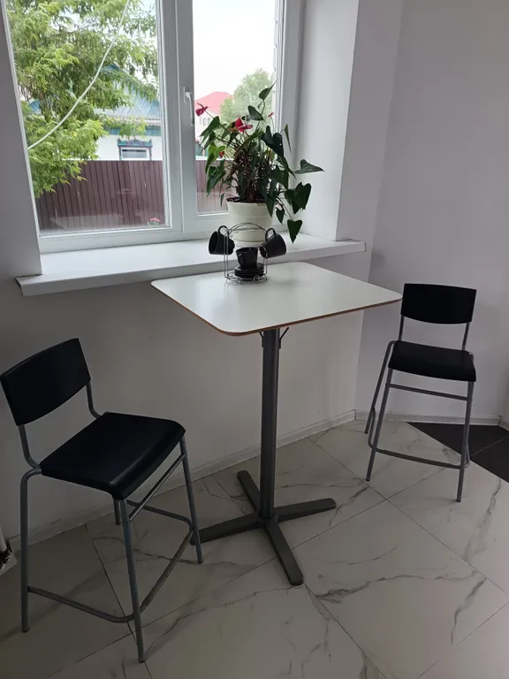 Часть жилого дома с отдельным собственным двориком