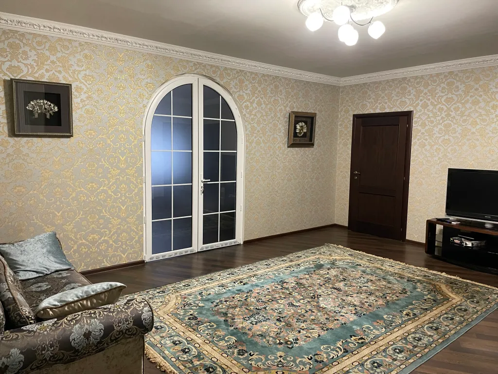 6-комнатный Дом