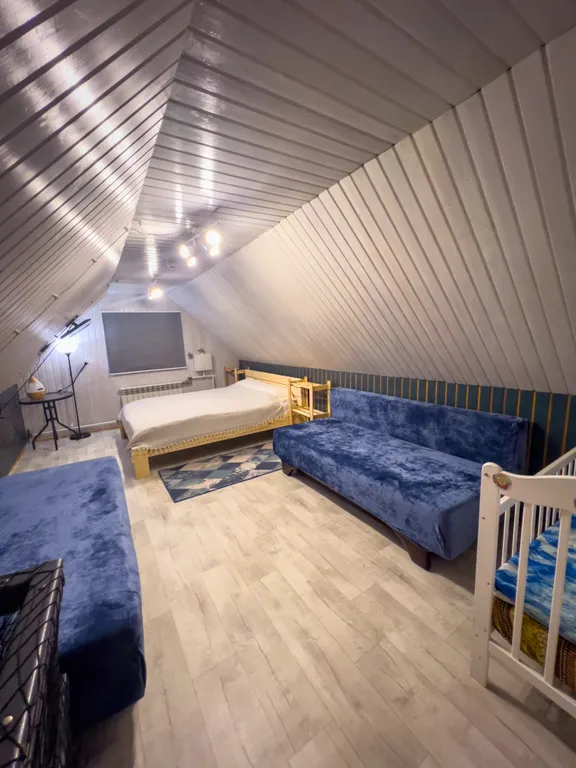 Двухэтажный дом+деревенская баня на дровах