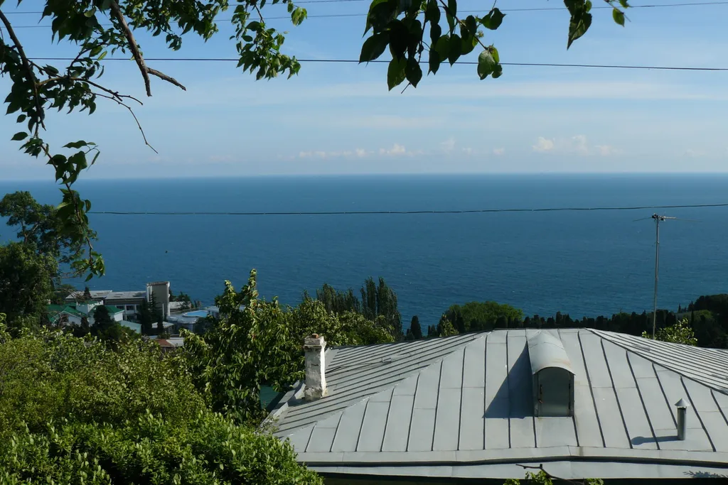 Домик с фонтаном