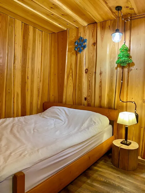 Коттедж Атмосферный Лесной домик, баня на дровах, чан на берегу реки в лесу — Старово