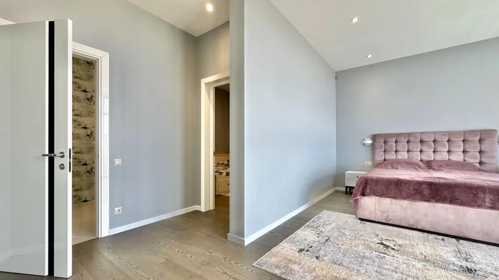 Дом с видом на горы и море