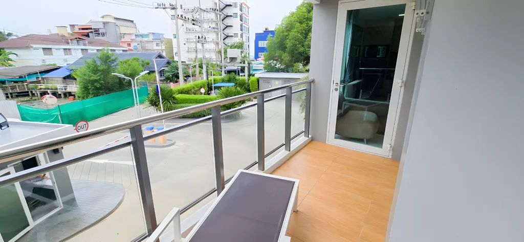 Угловая, уютная квартира с одной спальней и большим балконом