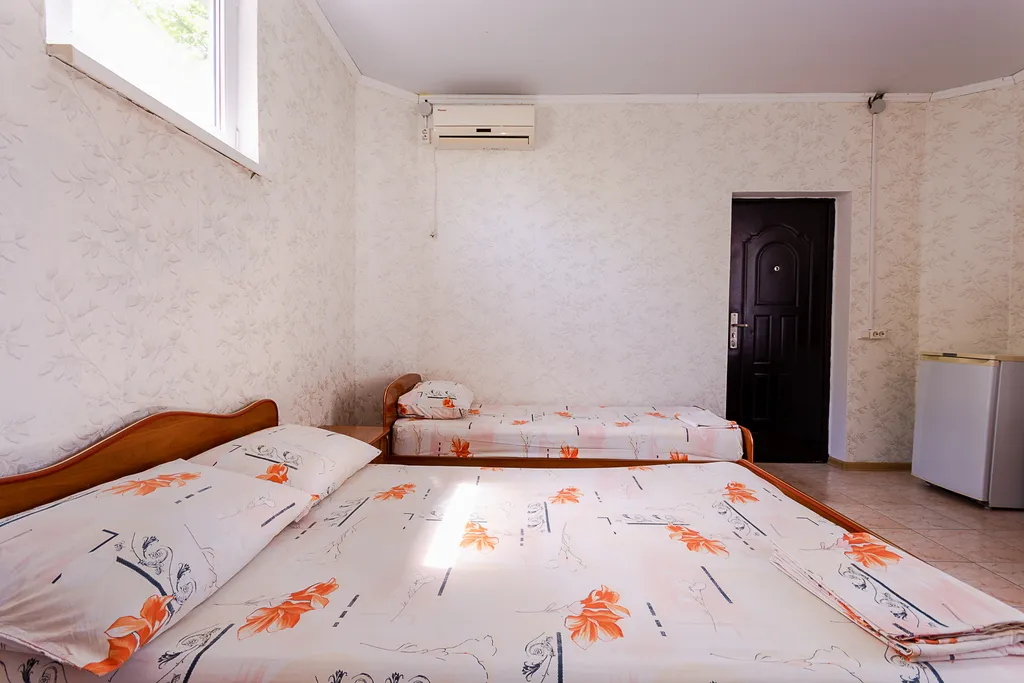 Четырёхместный номер с удобствами, парковка в подарок