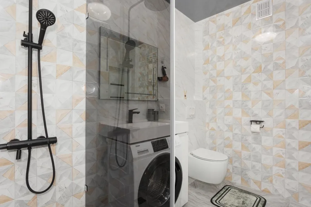 Студия с видом на город