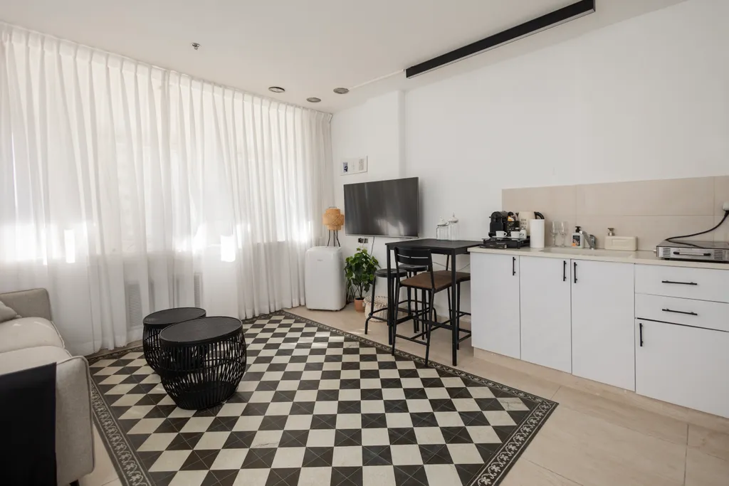 Студия у моря и с видом на море