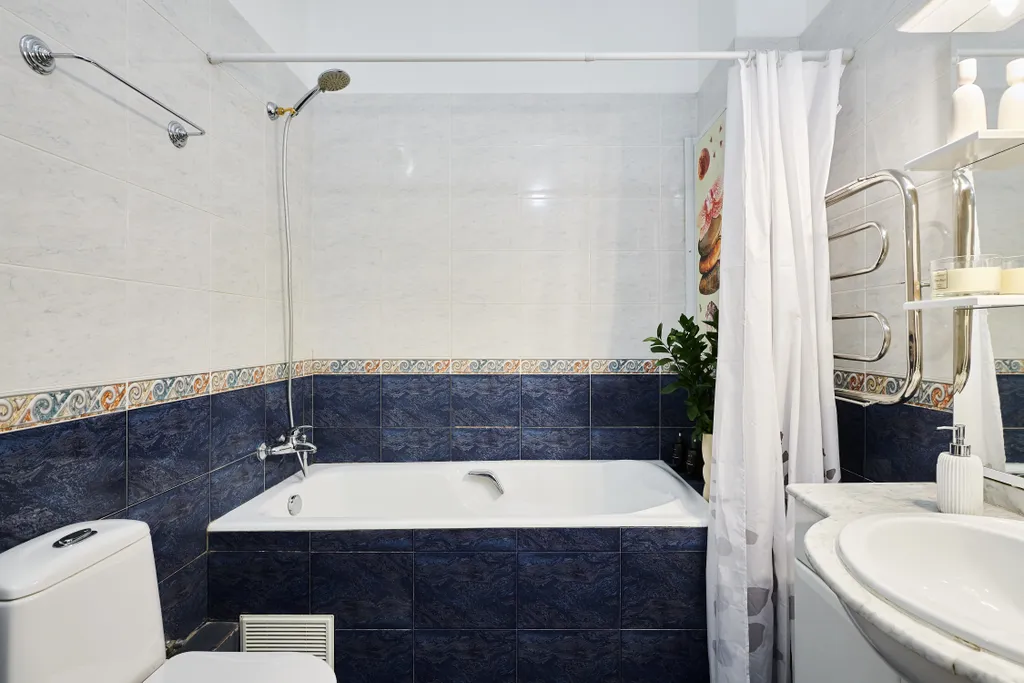 Двенадцать стульев на Тверской