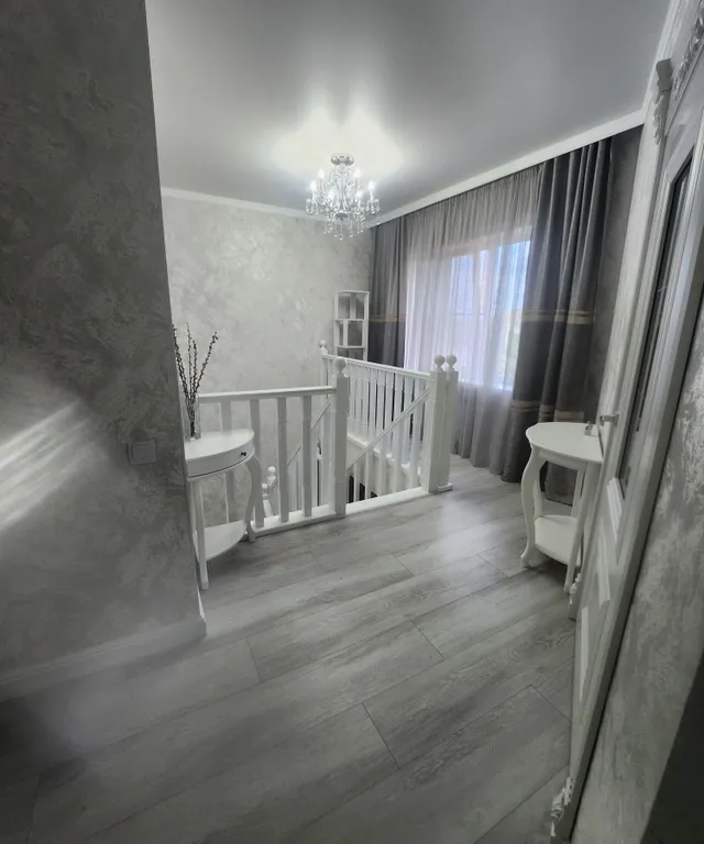 Большой дом с видом на гору