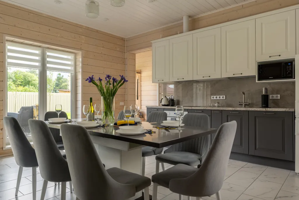 Уютный новый коттедж у озера