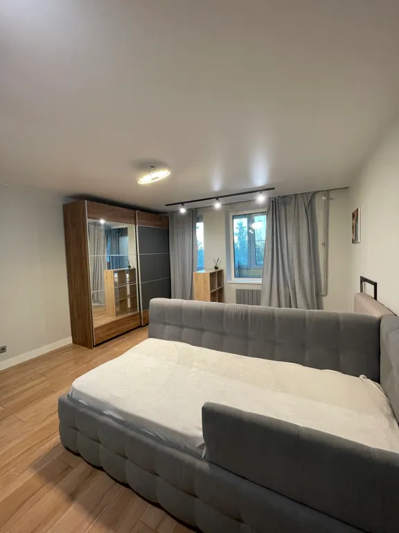 Gray Room Apartment