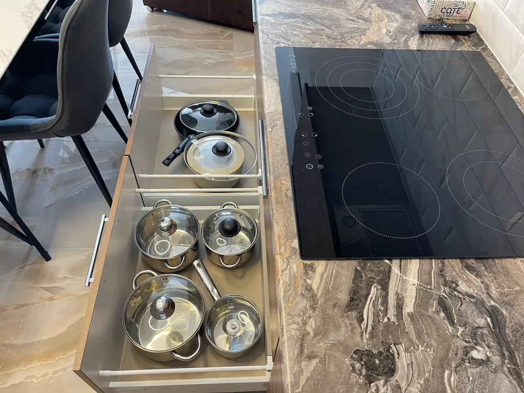 Квартира 3-комнатная с видом на море, дизайнерский ремонт