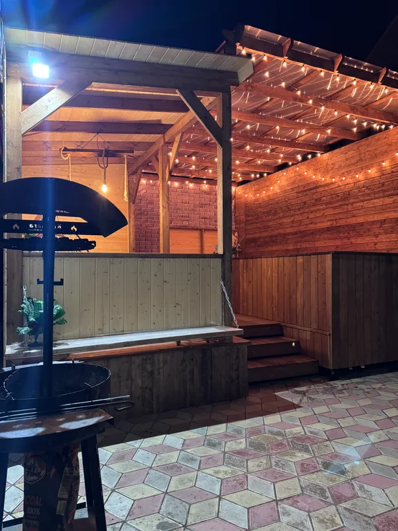 Дом с теплым бассейном и баней