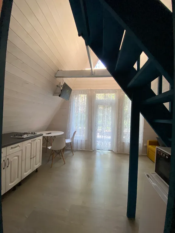 Уютный домик в нацпарке для 2-4 человек в лесу на берегу реки Пра