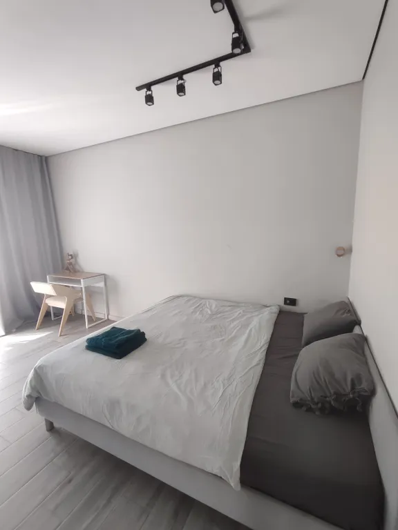 Современный дом с панорамными окнами и сауной