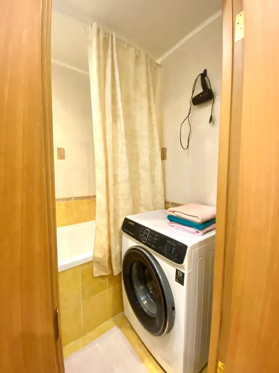 Квартира в центре города в тихом дворике с видом из окон на парк