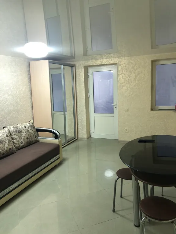 Апартаменты на Революции