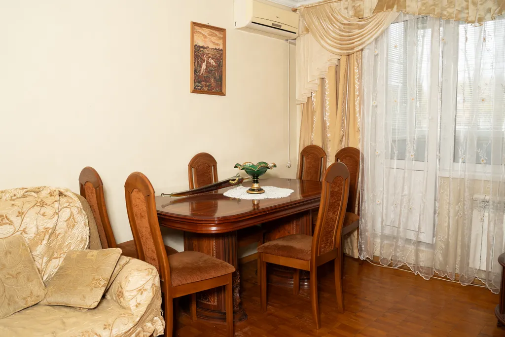 Уютная трехкомнатная квартира в Дзержинском районе