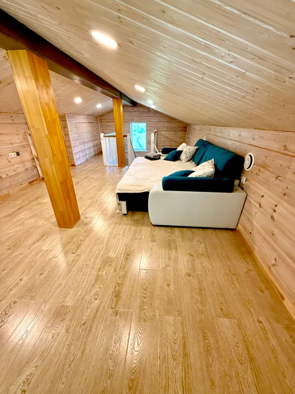 Домик с озером