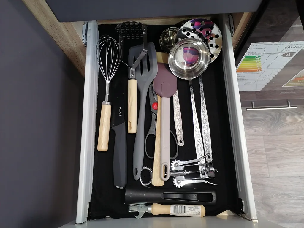 Уютная и тёплая квартира в центре города. Столовая расположена  в доме