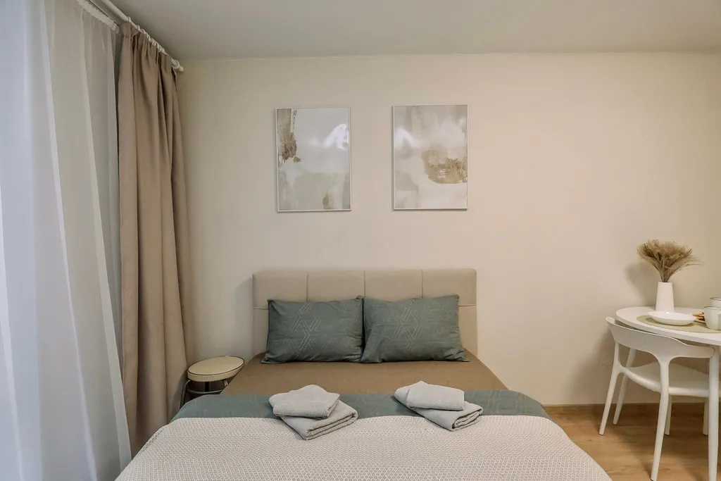 Caмaя уютнaя кваpтиpа в центре с бaлкoнoм