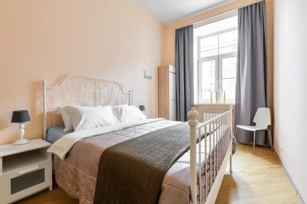 Апартаменты у Эрмитажа
3 спальни, 2 санузла.