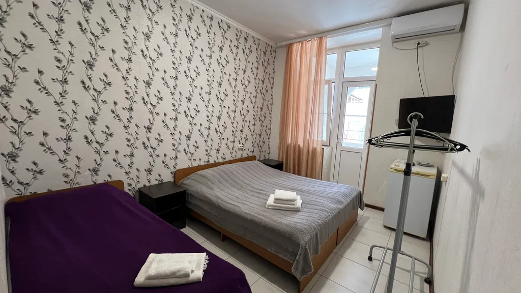 Квартира Квартира Трёхместный номер с видом на горы — Гагра