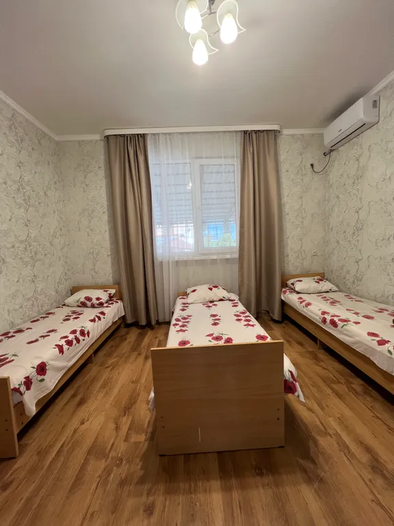 Эконом трехместный