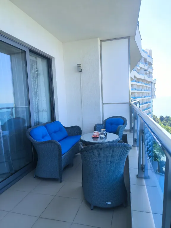 Апартамент с бассейном