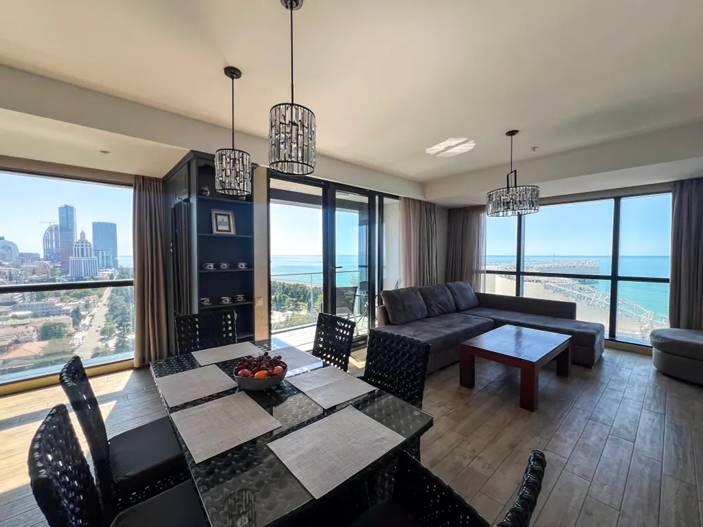 Трехкомнатная квартира c шикарным видом на море, Porta Batumi Tower