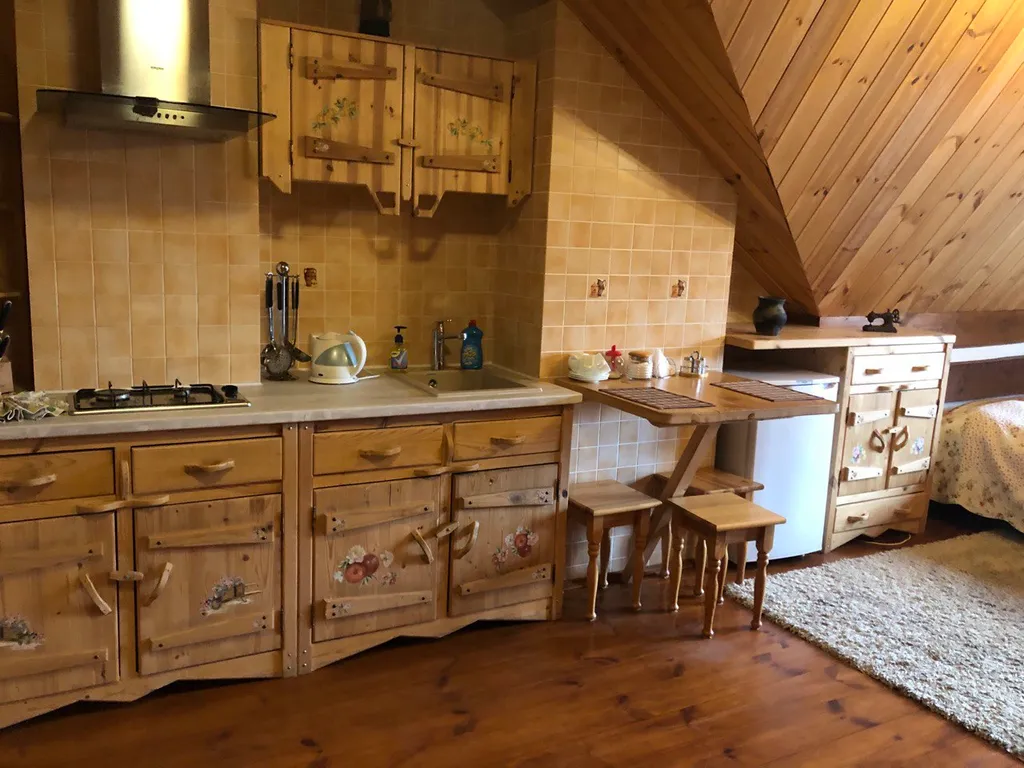 Уютный номер в гостинице сосновом лесу и на берегу озера