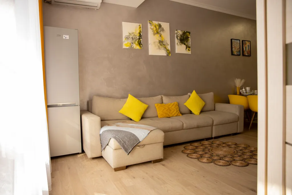 Желтые лимоны