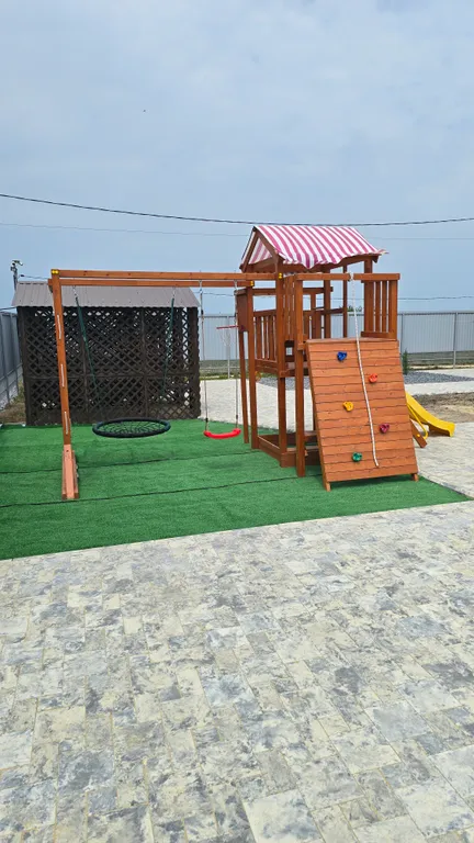 Домик с бассейном в 7 минутах от моря