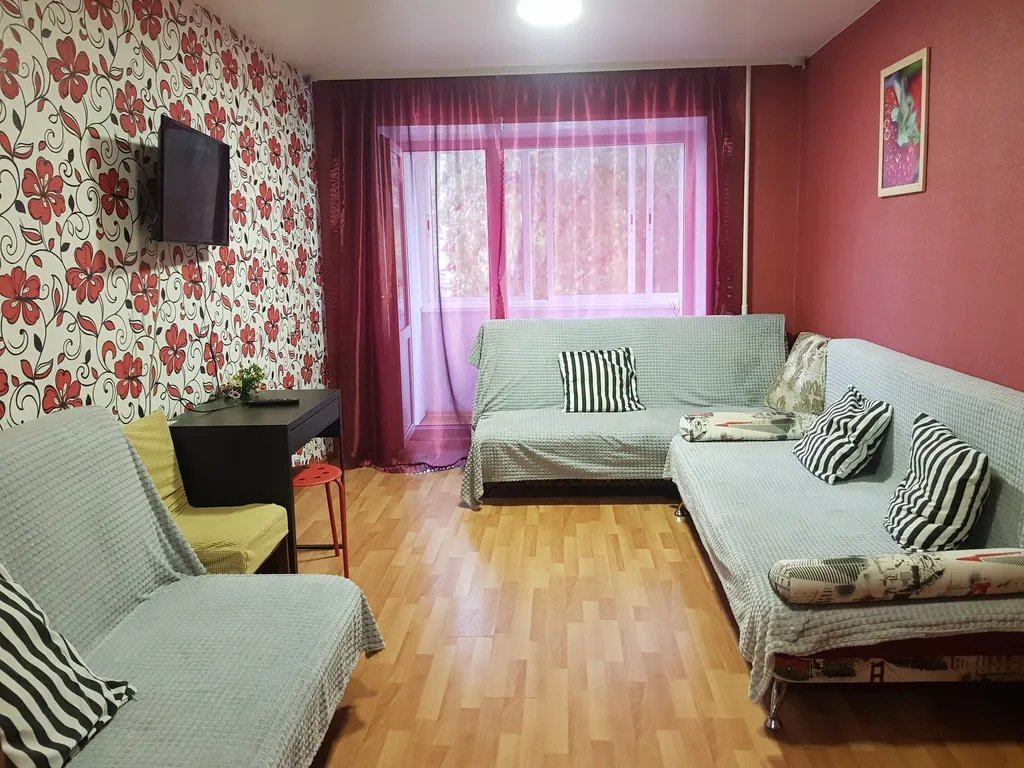 Трёхкомнатная квартира в центре города — аренда посуточно в Ижевск