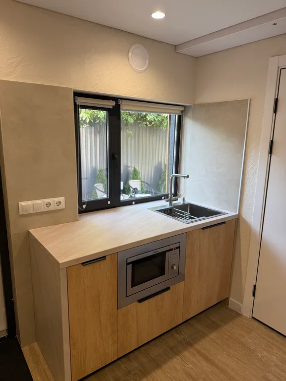 Дом с дизайнерским ремонтом, террасой, баней, мангалом