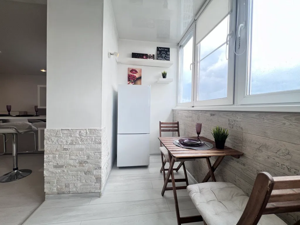 Дизайнерская студия в центре в новом доме