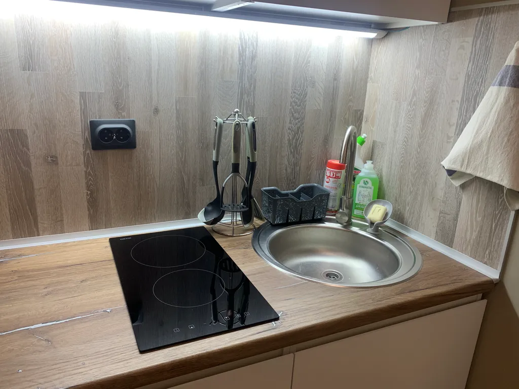 Коттедж Уютная и комфортная ХижInna с русской банькой в лесу у реки — Волхов